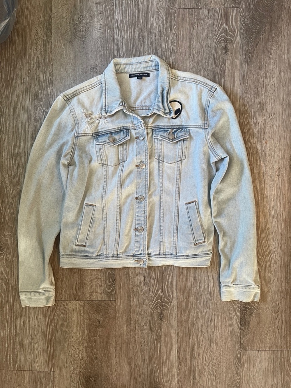 Brandy Melville Light Wash Distressed Denim Jacket alien patch size large